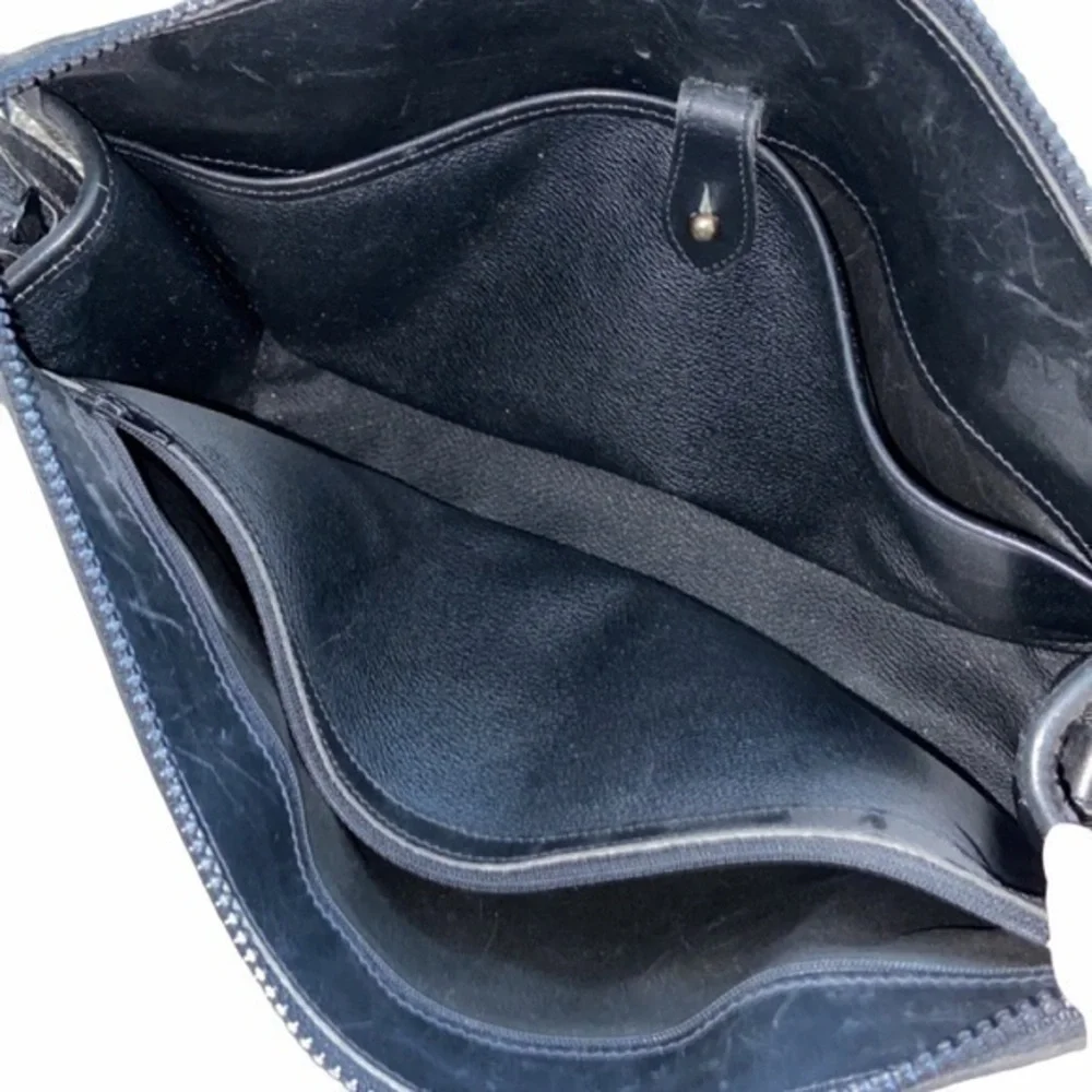 Dooney & Bourke Vintage 1980s Black Pebbled Leather‎ Shoulder Bag